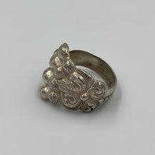 Load image into Gallery viewer, Adjustable Silver Claw Ring
